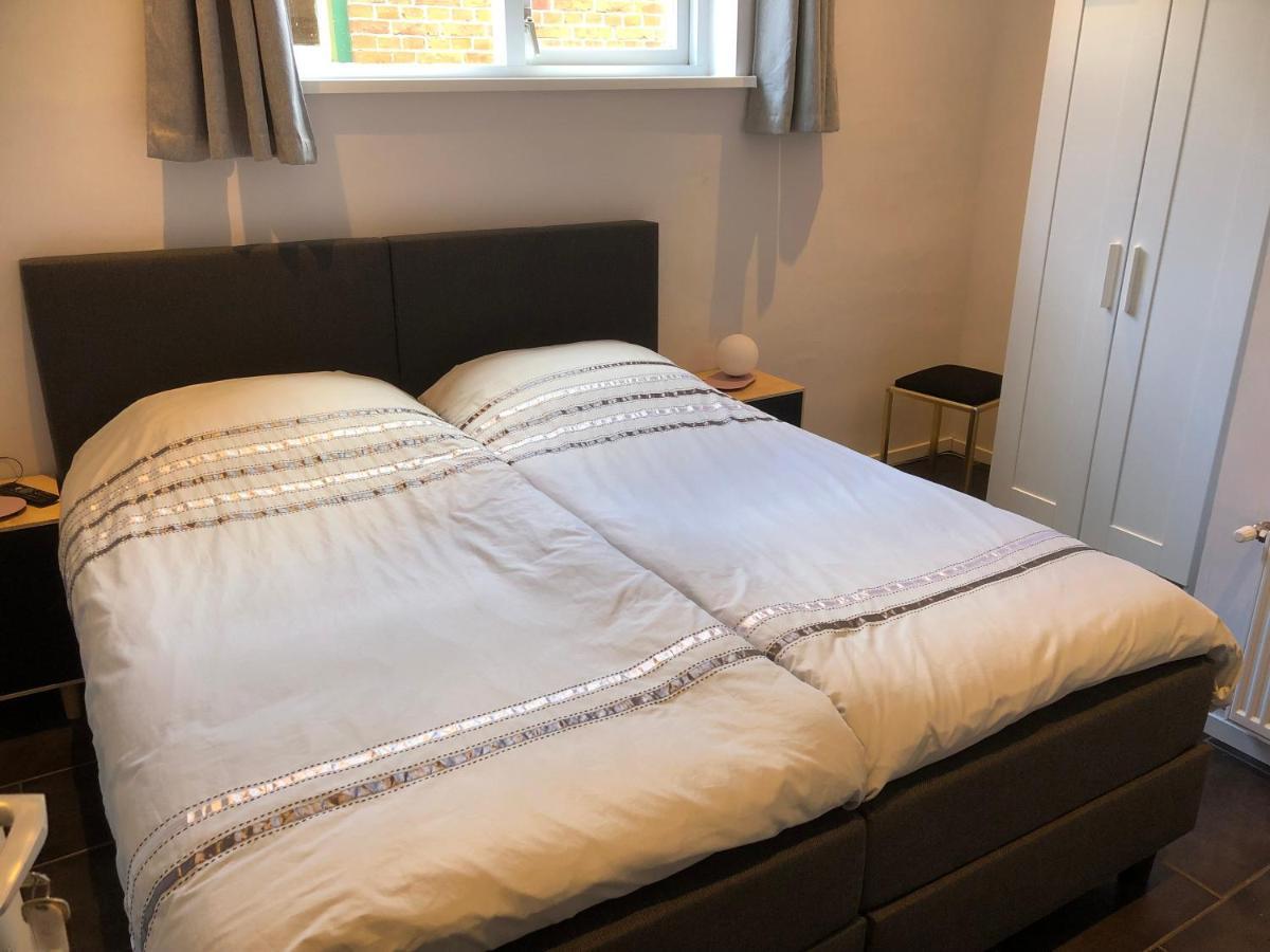 Bed and Breakfast 'T Posthuys Leens Esterno foto